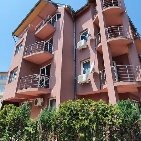бутикови емона Appartement Ravda
