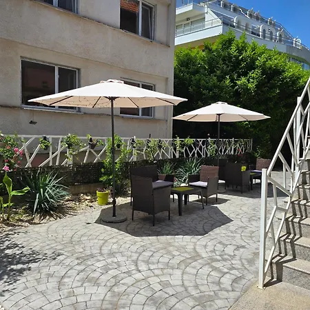 бутикови емона Apartament Ravda