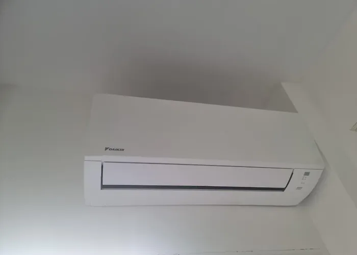 бутикови емона * 拉夫达