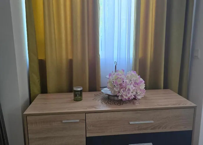 бутикови емона